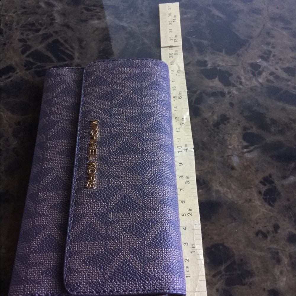 Michael Kors Trifold Wallet - Picture 4 of 4
